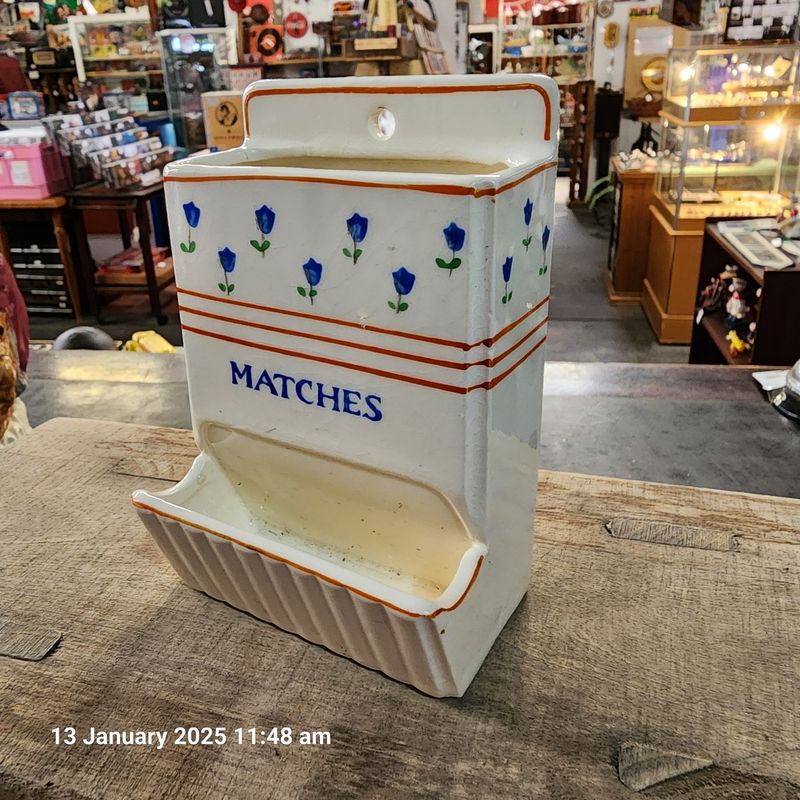 CERAMIC MATCH HOLDER