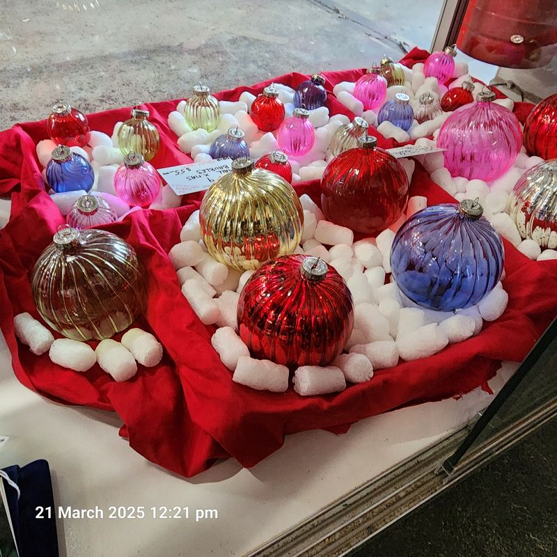 GLASS CHRISTMAS BAUBLES 4" SET OF 4 MIXED