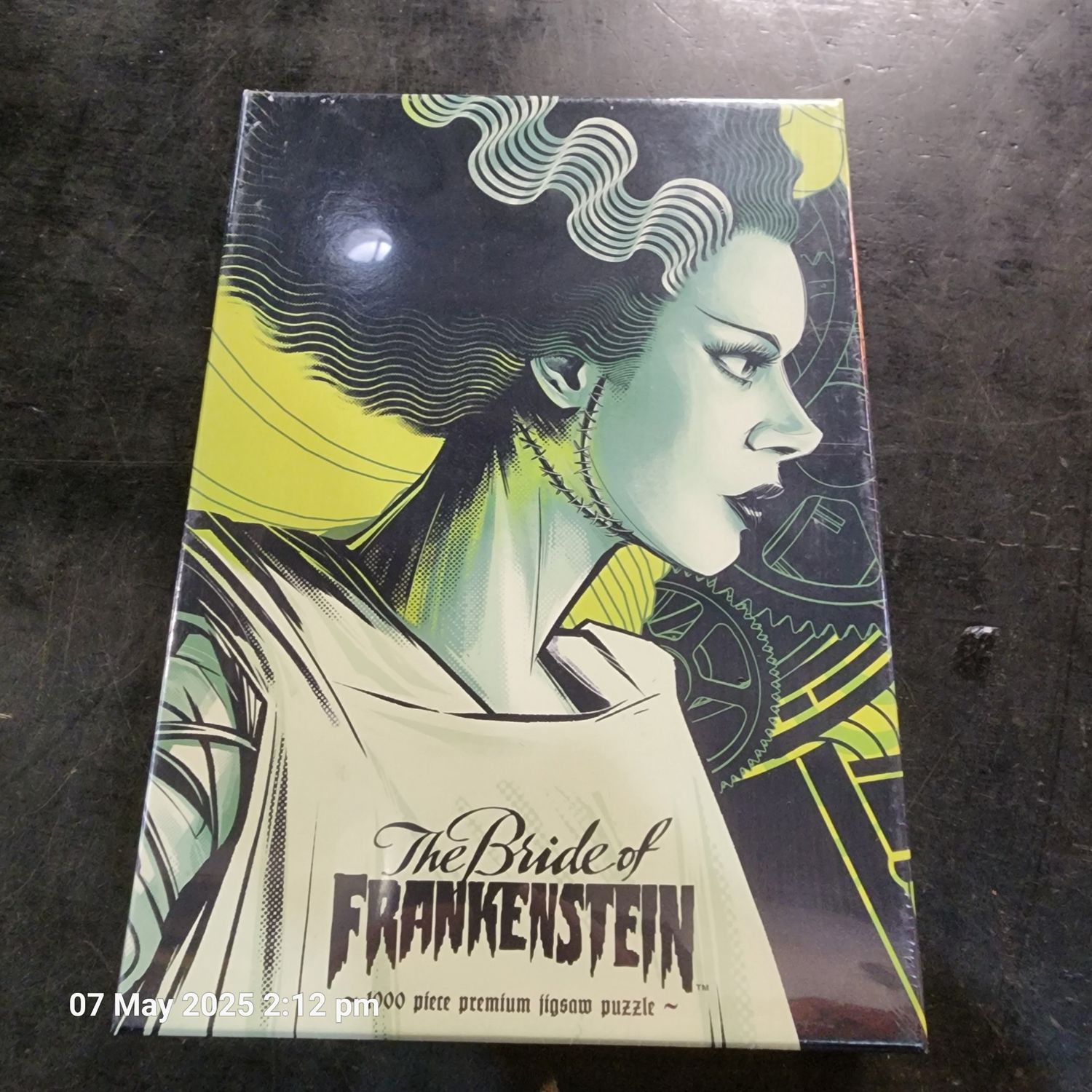 UNIVERSAL MONSTERS THE BRIDE OF FRANKENSTEIN DUST JIGSAW NEW