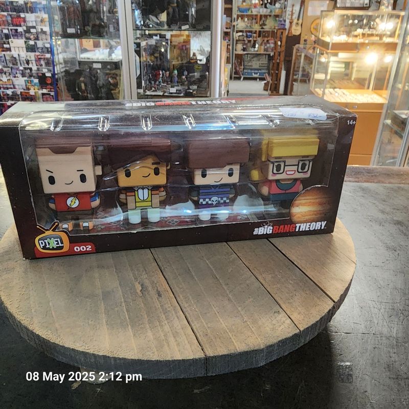 THE BIG BANG THEORY PIXEL 002 SET OF 4 NEW