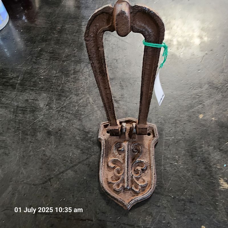CAST IRON DOOR KNOCKER