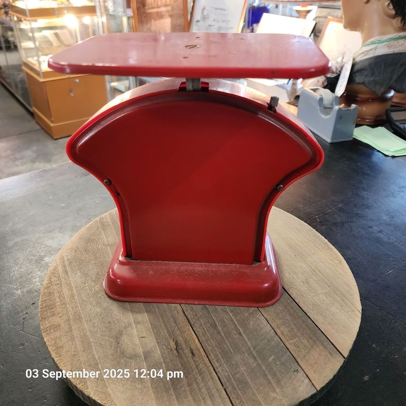 RED PERSINWARE 501 SCALES