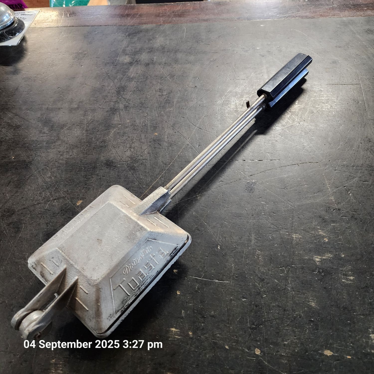 DISTINCTIVE TOASTA IRON DISTINCTIVE TOASTA IRON