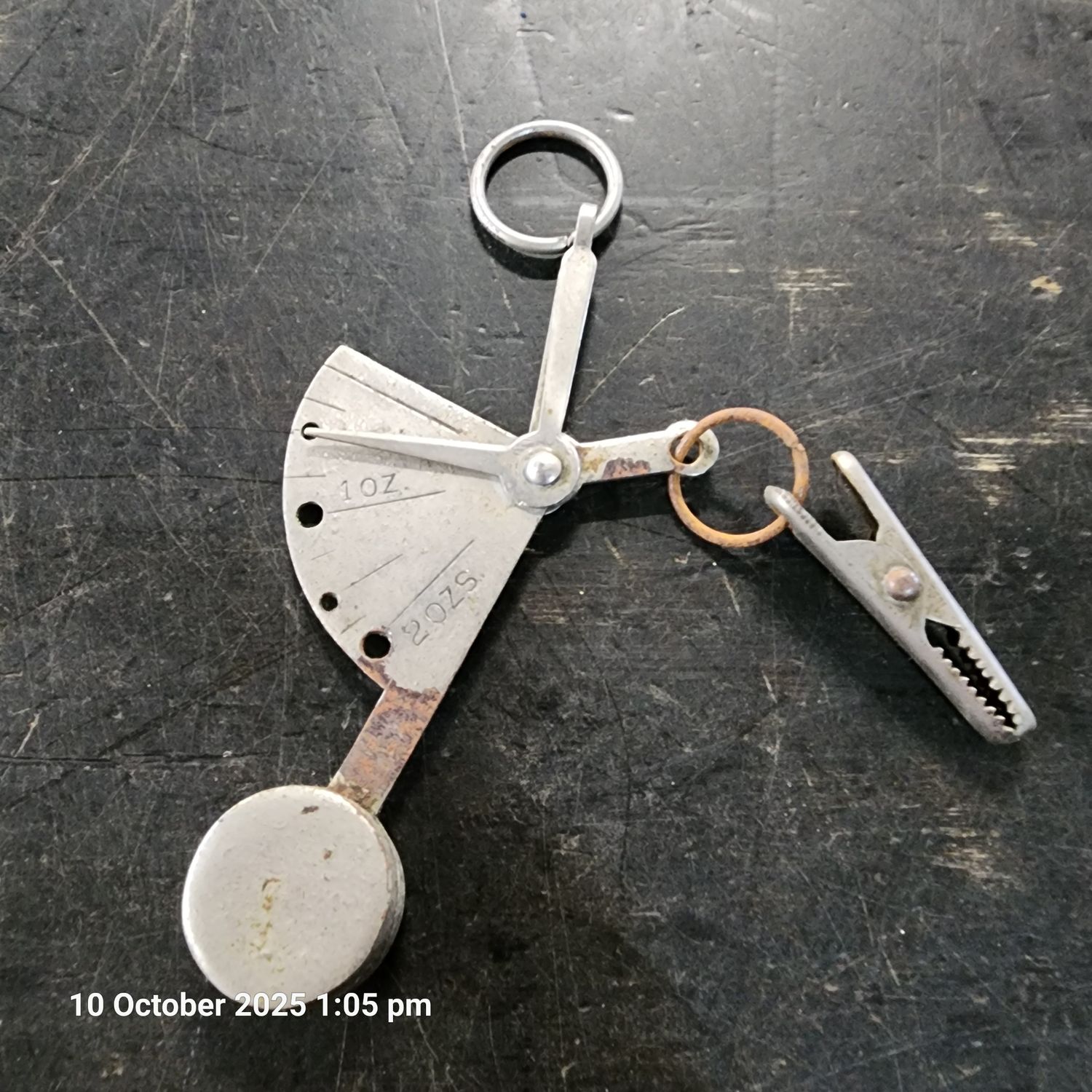 Vintage 2 ozs marijuana/letter scales