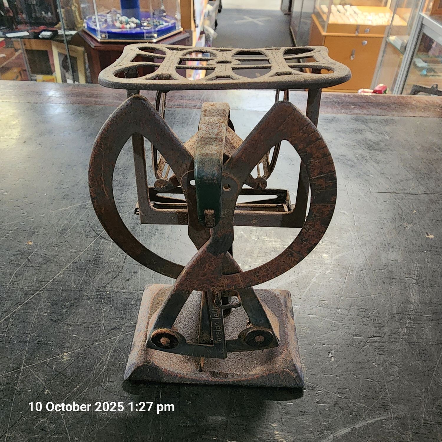 Antique post office bilateral scales Antique post office bilateral scales