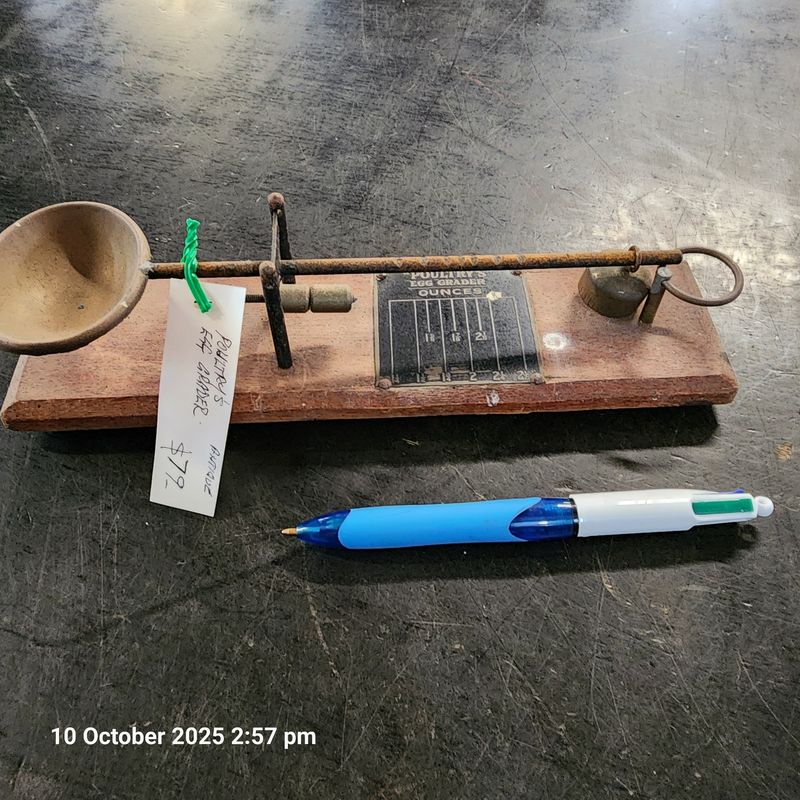 POULTRY'S EGG GRADER ANTIQUE