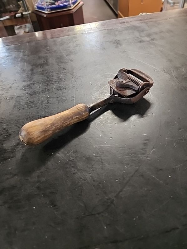 ANTIQUE BOX SCRAPER PLANE