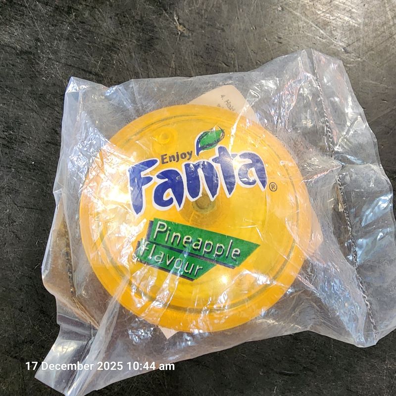 Fanta pineapple flavour yoyo new in packet