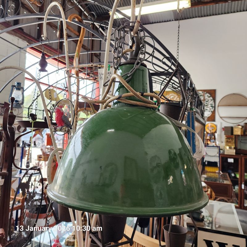 Green enamel industrial light
