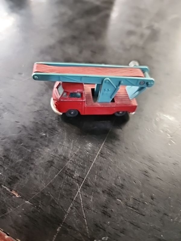 Husky Volkswagen pick up conveyor