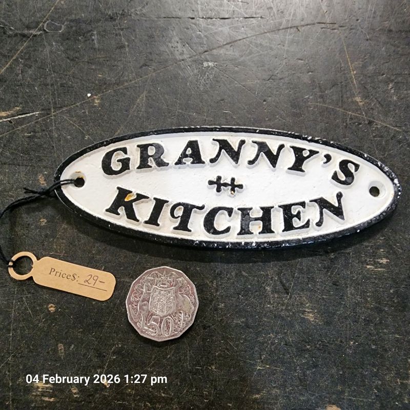 GRANNY'S KITCHEN CAST IRON SIGN