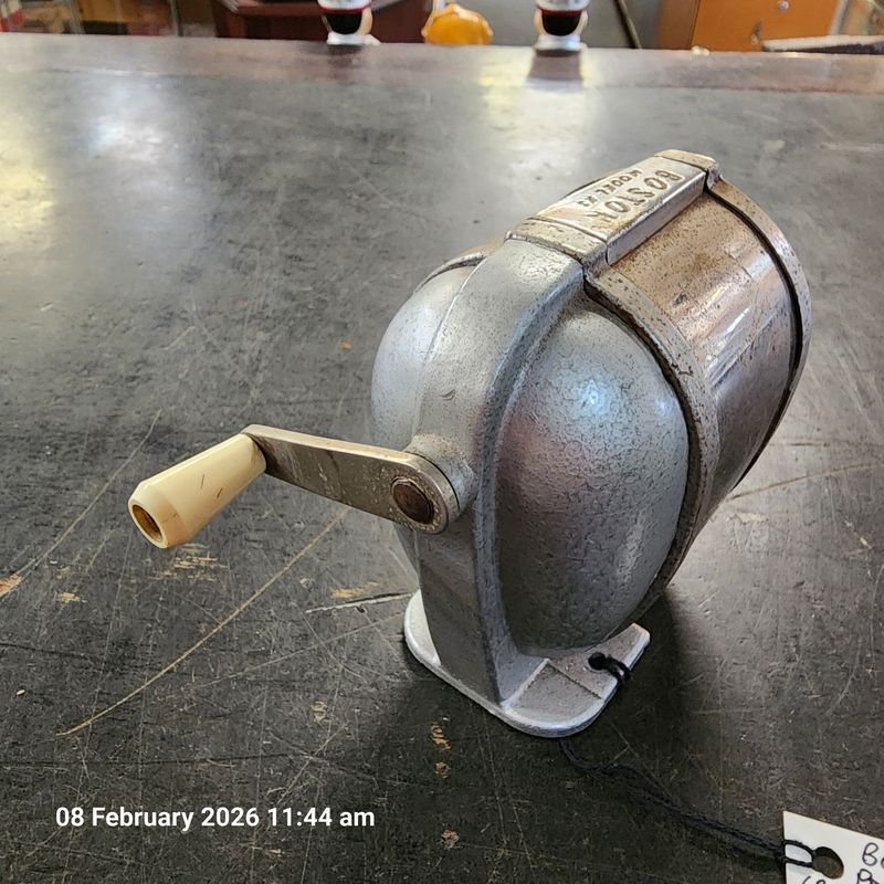 BOSTON PENCIL SHARPENER DESK MOUNT