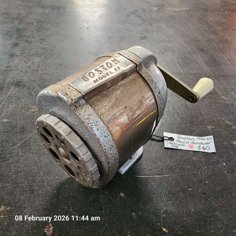 BOSTON PENCIL SHARPENER DESK MOUNT