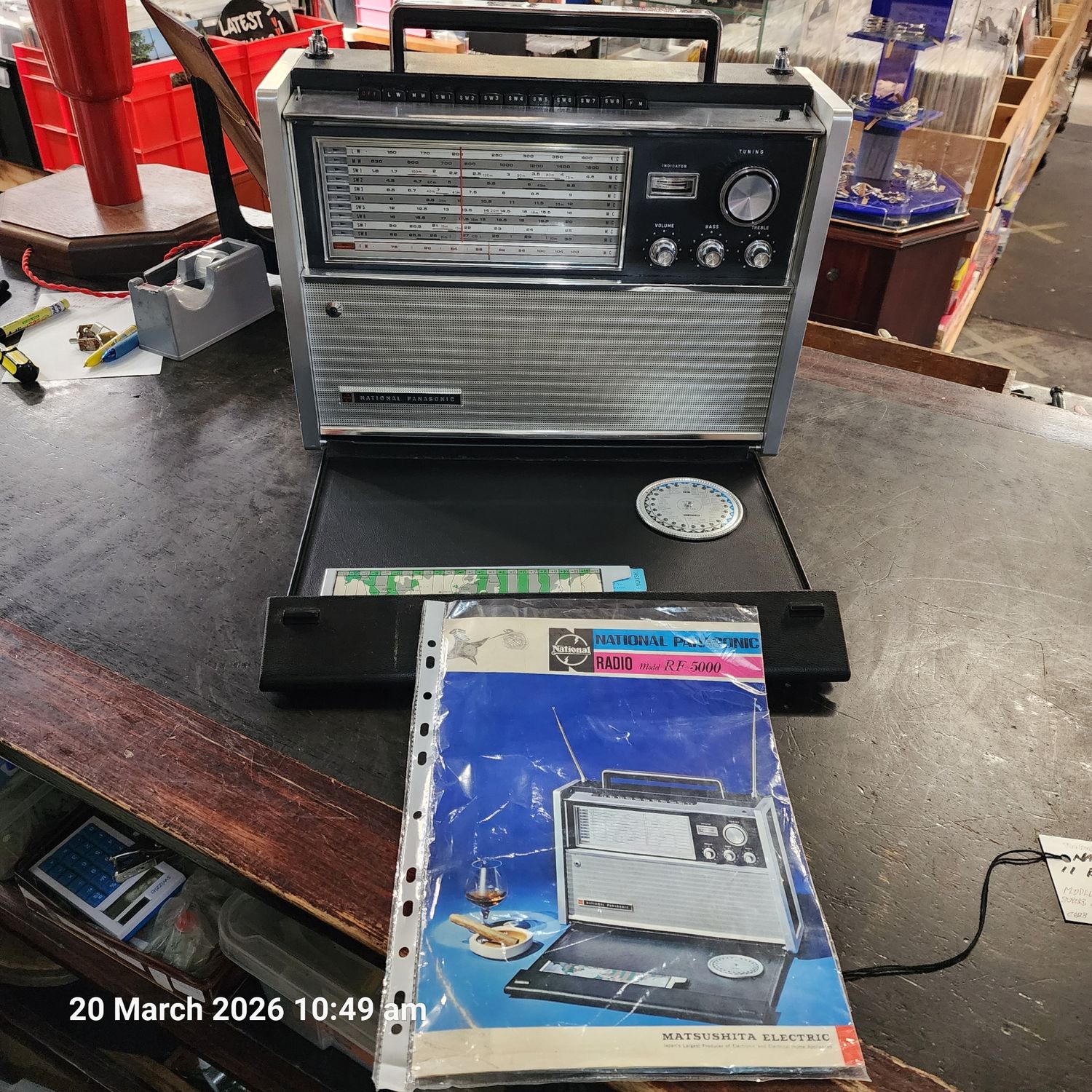 National Panasonic RF 5000B 11 Band Transistor Radio