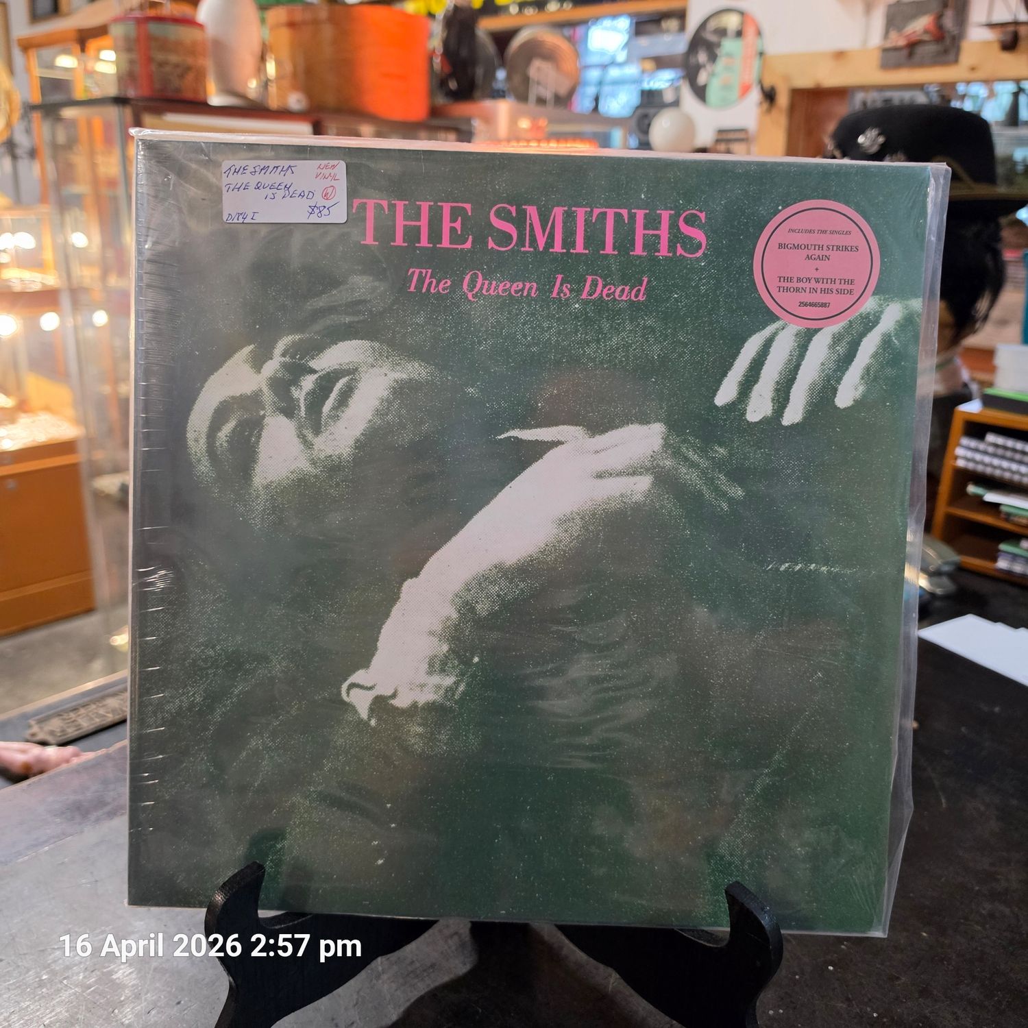 THE SMITHS  THE QUEEN IS DEAD