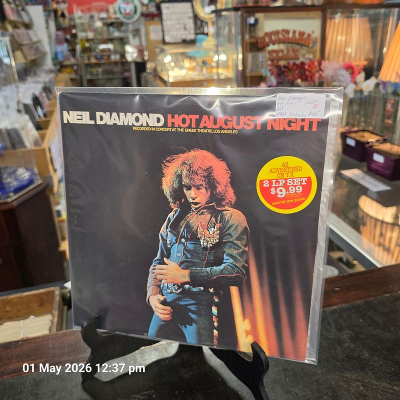 NEIL DIAMOND HOT AUGUST NIGHT 2LP