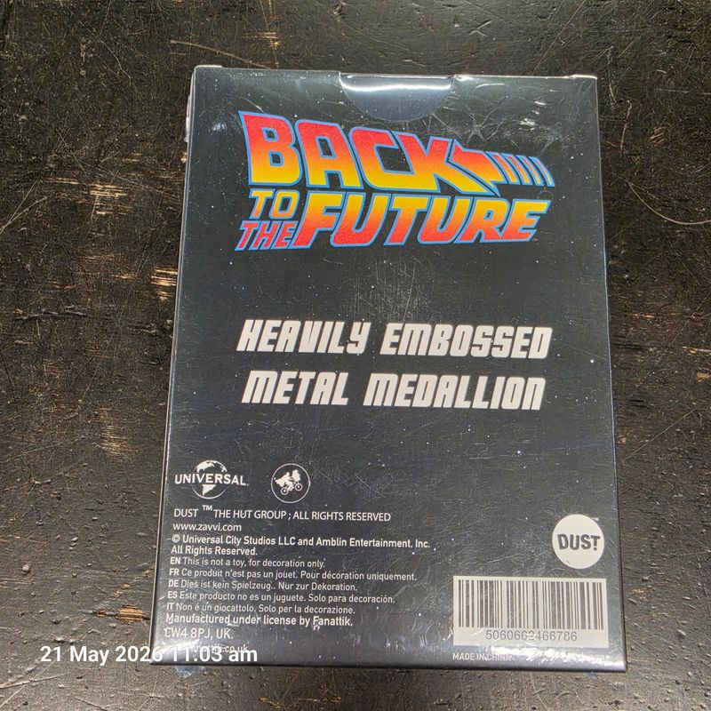 BACK TO THE FUTURE STOPWATCH MEDALLION NEW SEALED CONDITION
