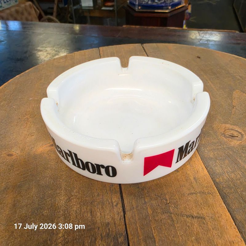 MARLBORO VINTAGE MILK GLASS ASH TRAY