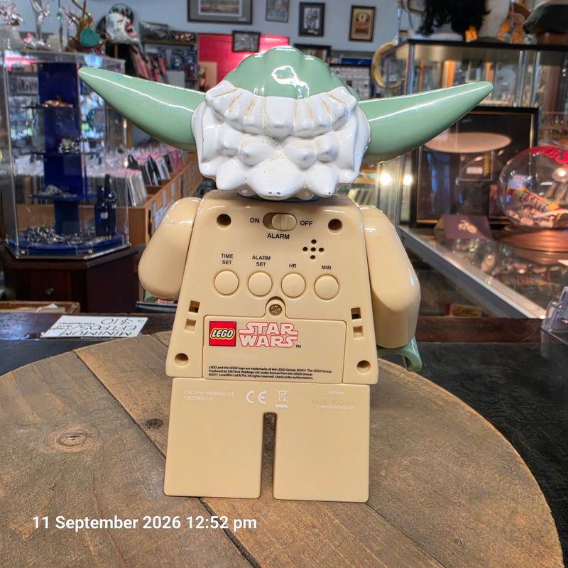 STAR WARS LEGO YODA CLOCK