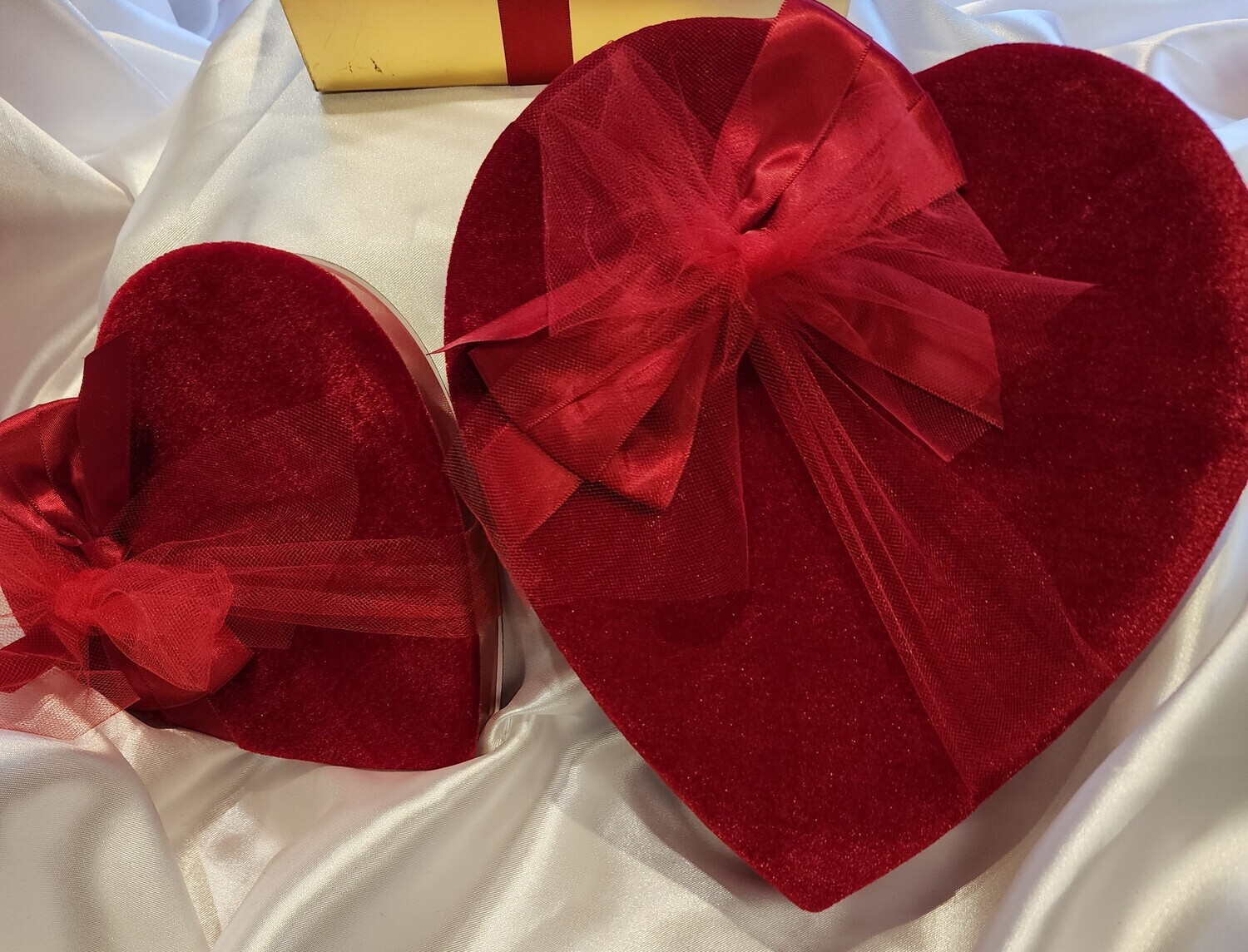 Velvet Valentine Heart Gift Box, Valentine Box Size: 15 oz. (Large)