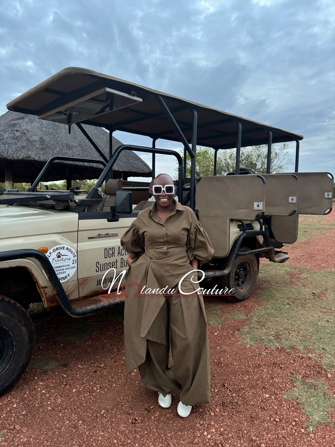 Balloon Pants With Pockets And Shirt With Puffy Sleeves, Cropped Back And Built In Belt