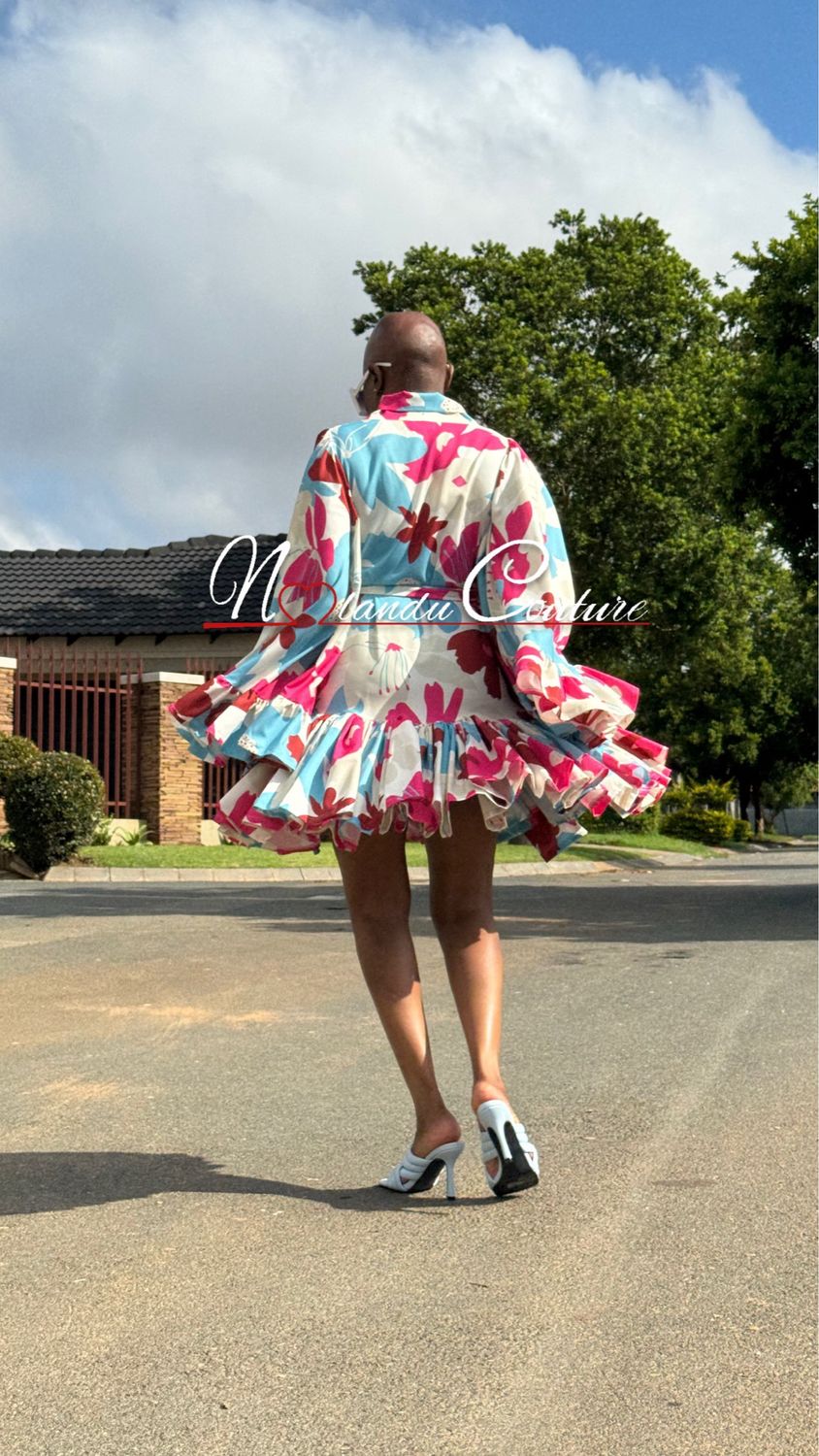 Loose Fitting Short Dress With Flared Sleeves And Pockets