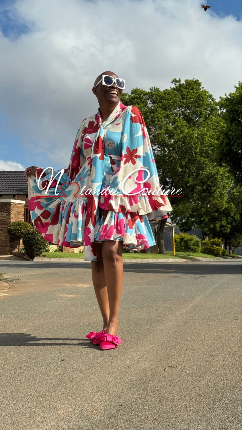 Loose Fitting Short Dress With Flared Sleeves And Pockets