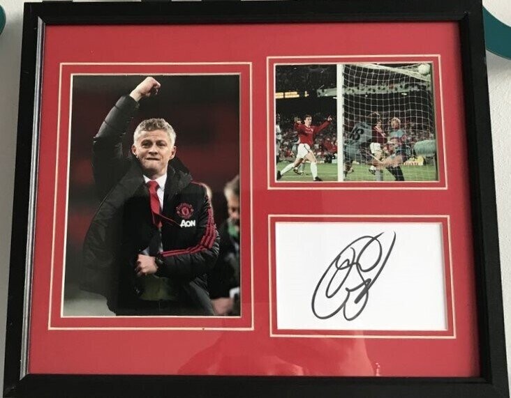 Ole Gunnar Solskjaer Manchester United Signed Presentation