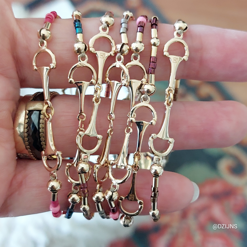 D-ZIJNS BIT GOUD KLEUR