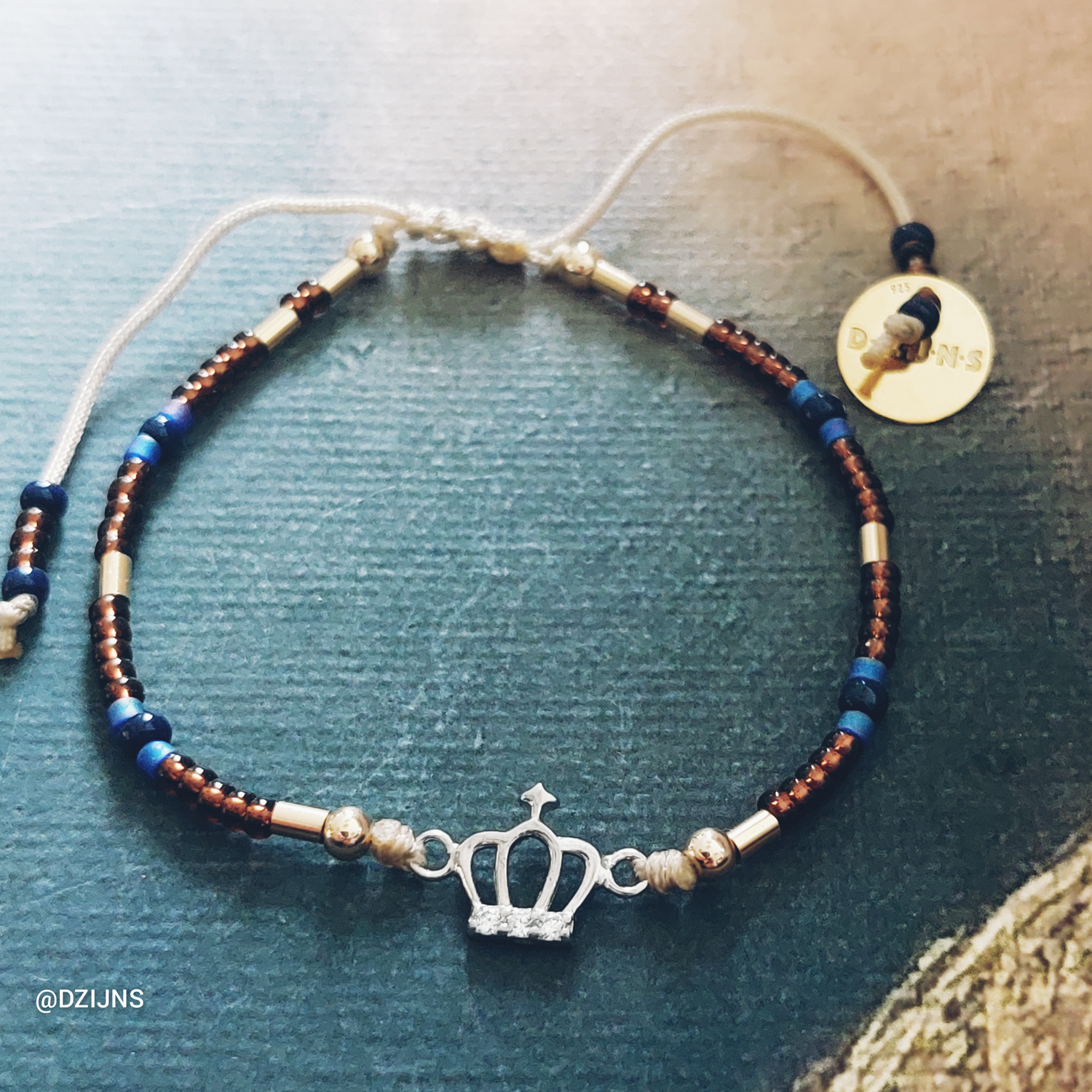 D-ZIJNS ARMBAND KROONTJE