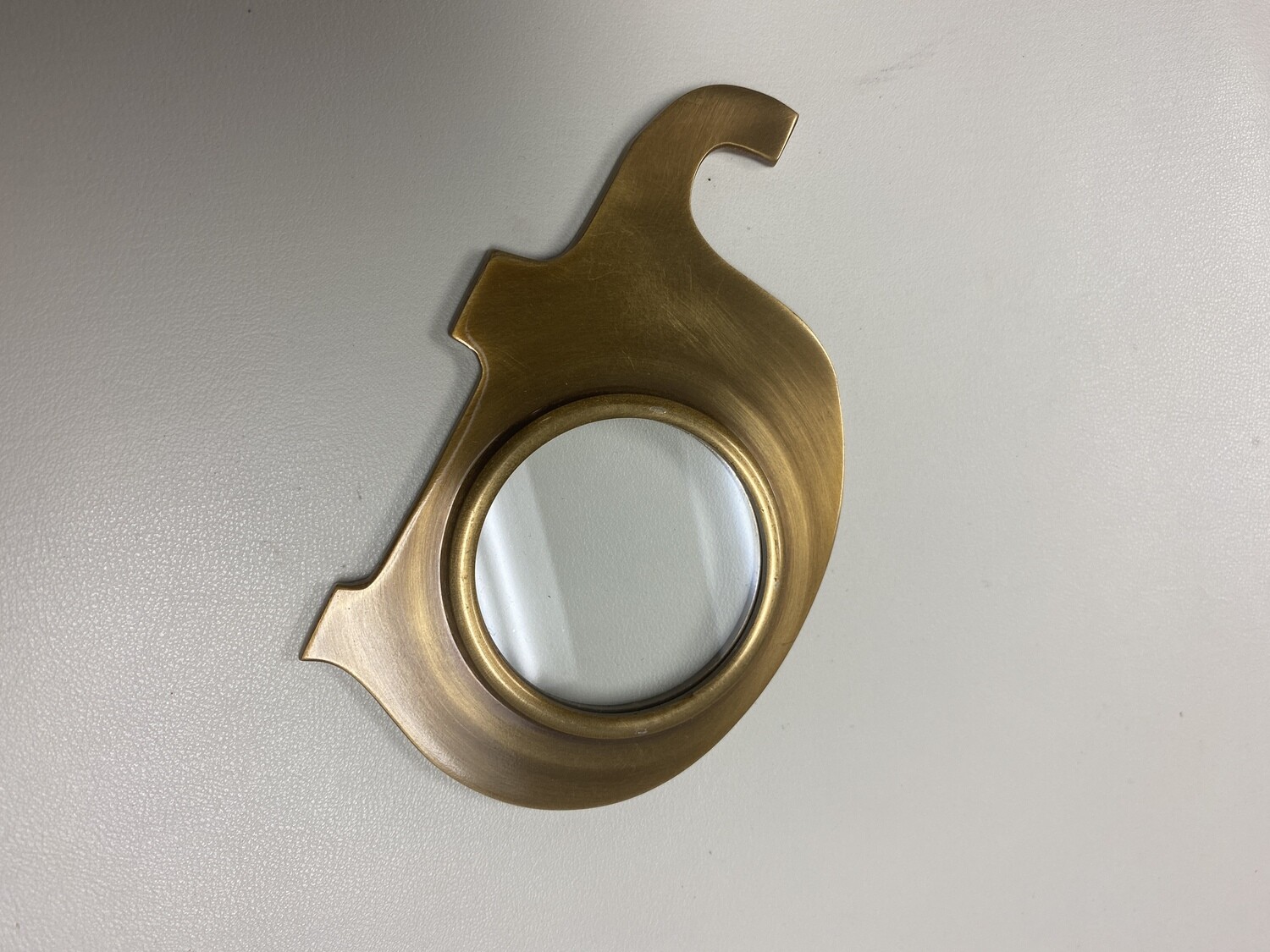 MAGNIFYING GLASS ELEPHANT MAGNIFYING GLASS ELEPHANT