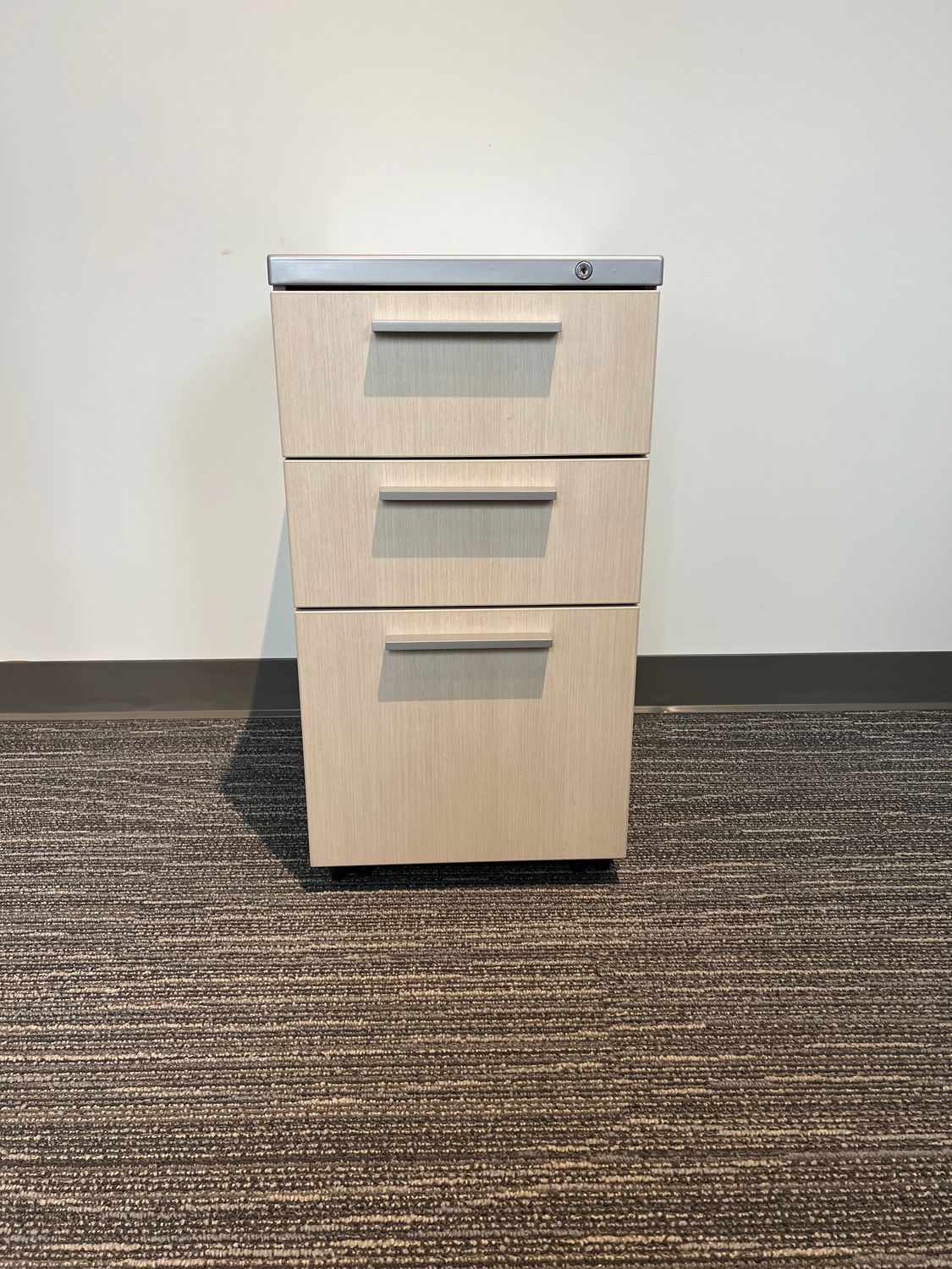 Herman Miller 2 Box, 1 File Pedestal Herman Miller 2 Box, 1 File Pedestal