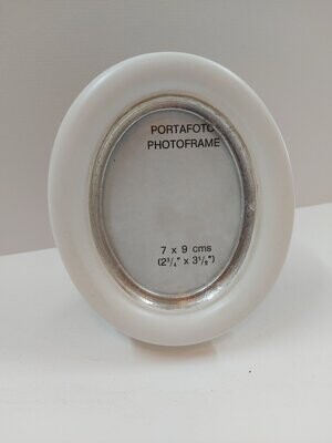 Fotorahmen " Oval " weiss für Fotogröße 7 x 9 cm