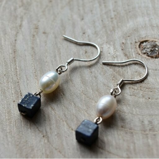 Parel & Lapis oorhangers 