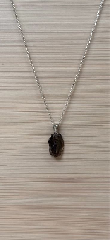 Ruwe Rookkwarts hanger