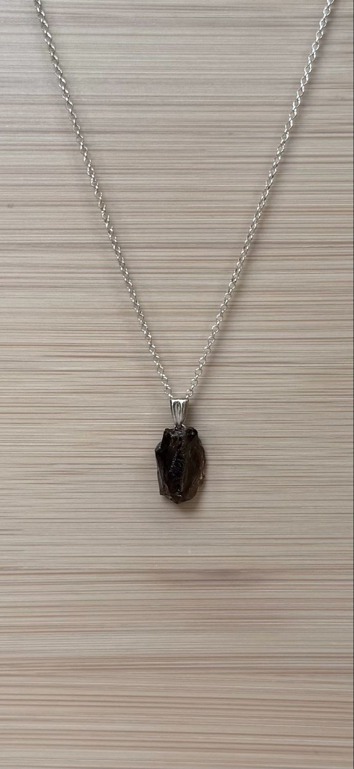 Ruwe Rookkwarts hanger