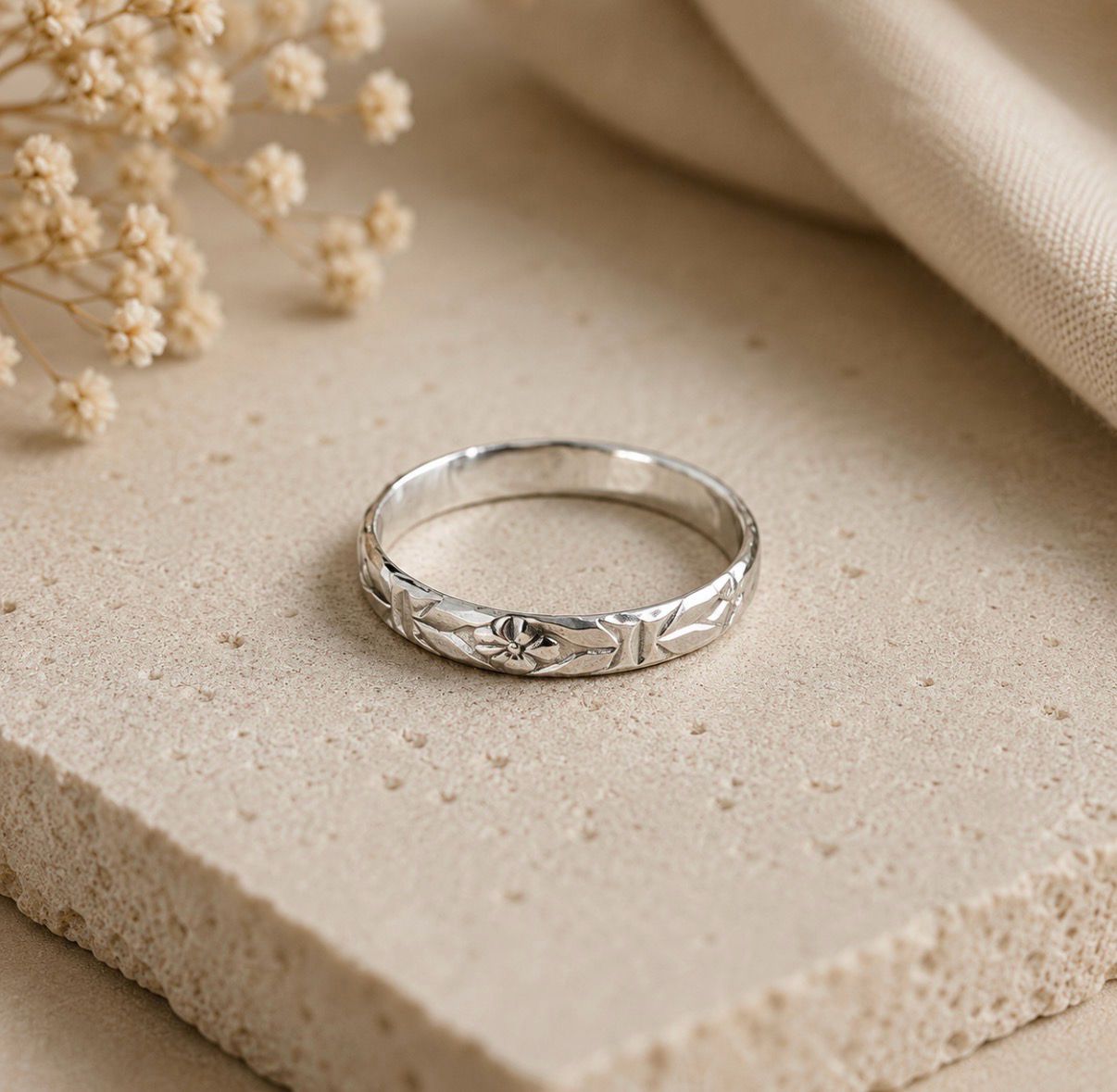 Zilveren bloemen ring Zilveren bloemen ring