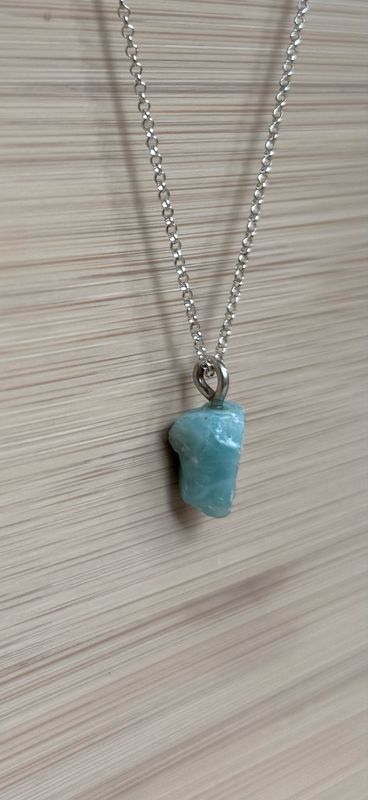 Larimar hanger