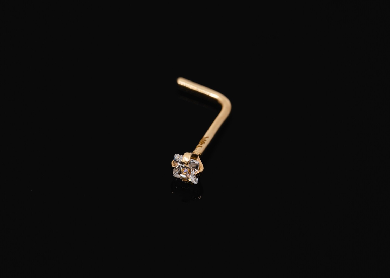 14kt. Gold Nose Piercing with a CZ princess cut Solid Gold Mark 14k New