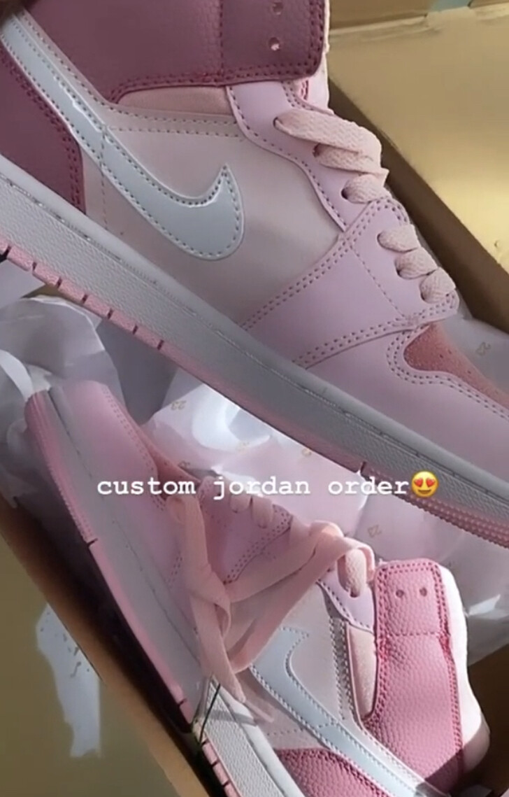 Jordan 1 pink