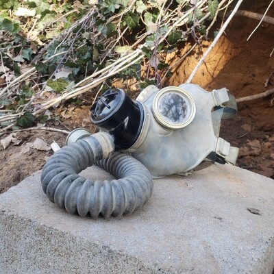 Bulgarian DP-1 children&#39;s gas mask