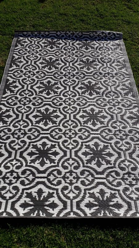 Floral Pattern Black White 1.2m x 2m