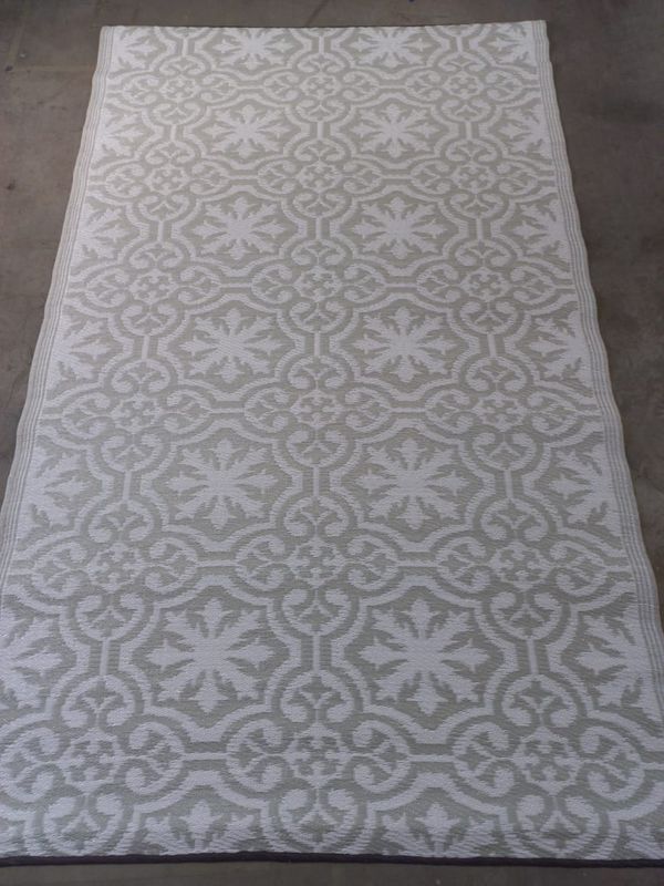 Floral Pattern Light Grey and White 1.2m x 2m