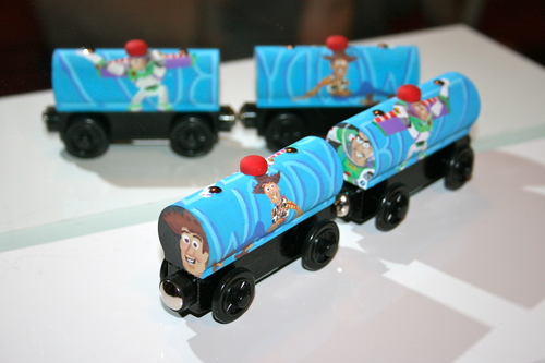 ONE Buzz/Woody Best Friends Train, featuring Buzz on one side, Woody on the other (compatible with Thomas Wooden Railway Series Trains and Tracks)