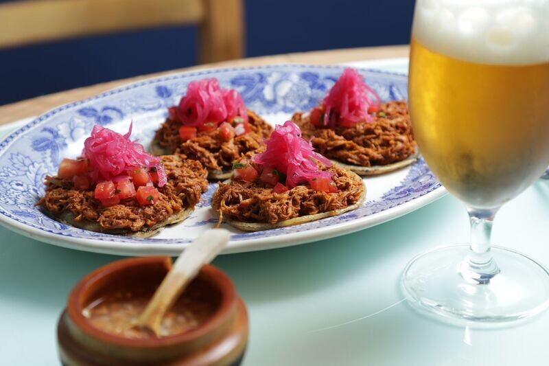 Panuchos de cochinita pibil