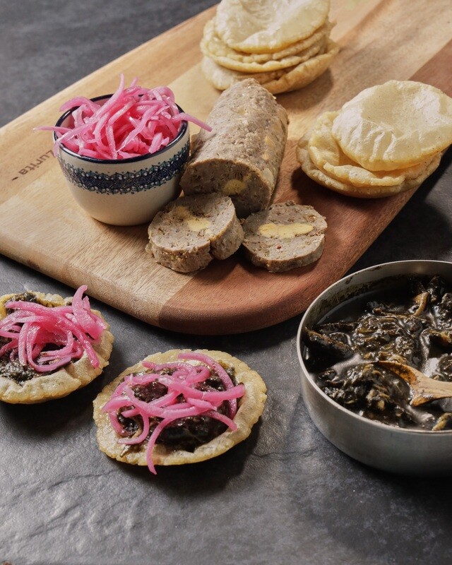 Salbutes con relleno negro de Umán