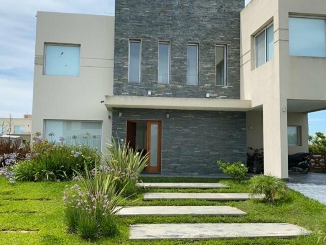 Casa en Barrio Santa Rita