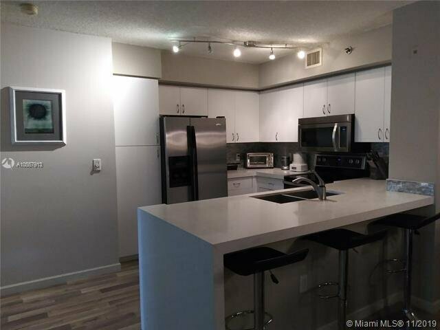 Departamento moderno en Miami con una hermosa y relajante vista al jardín