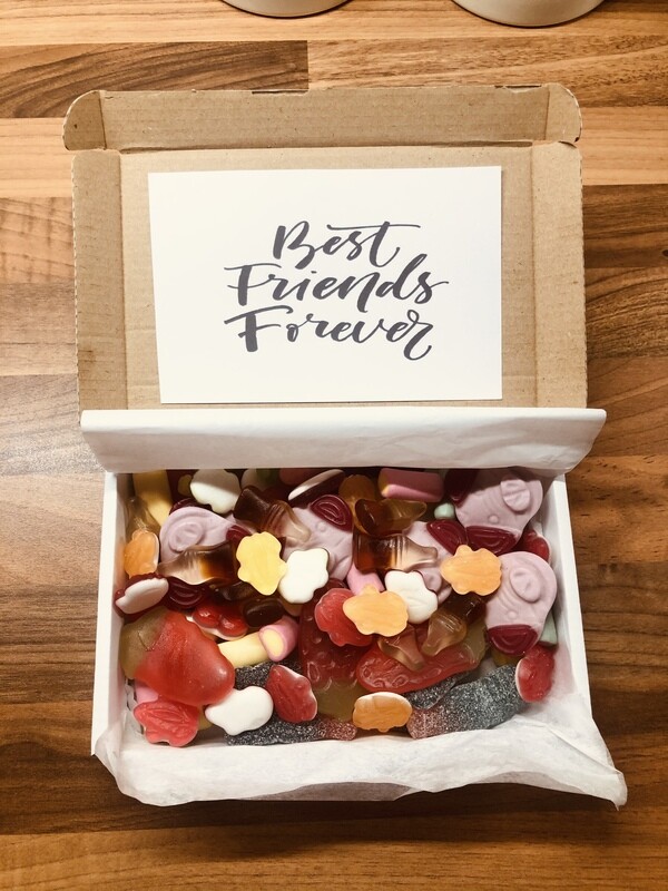 300G BEST FRIENDS PICK N MIX SWEET BOX