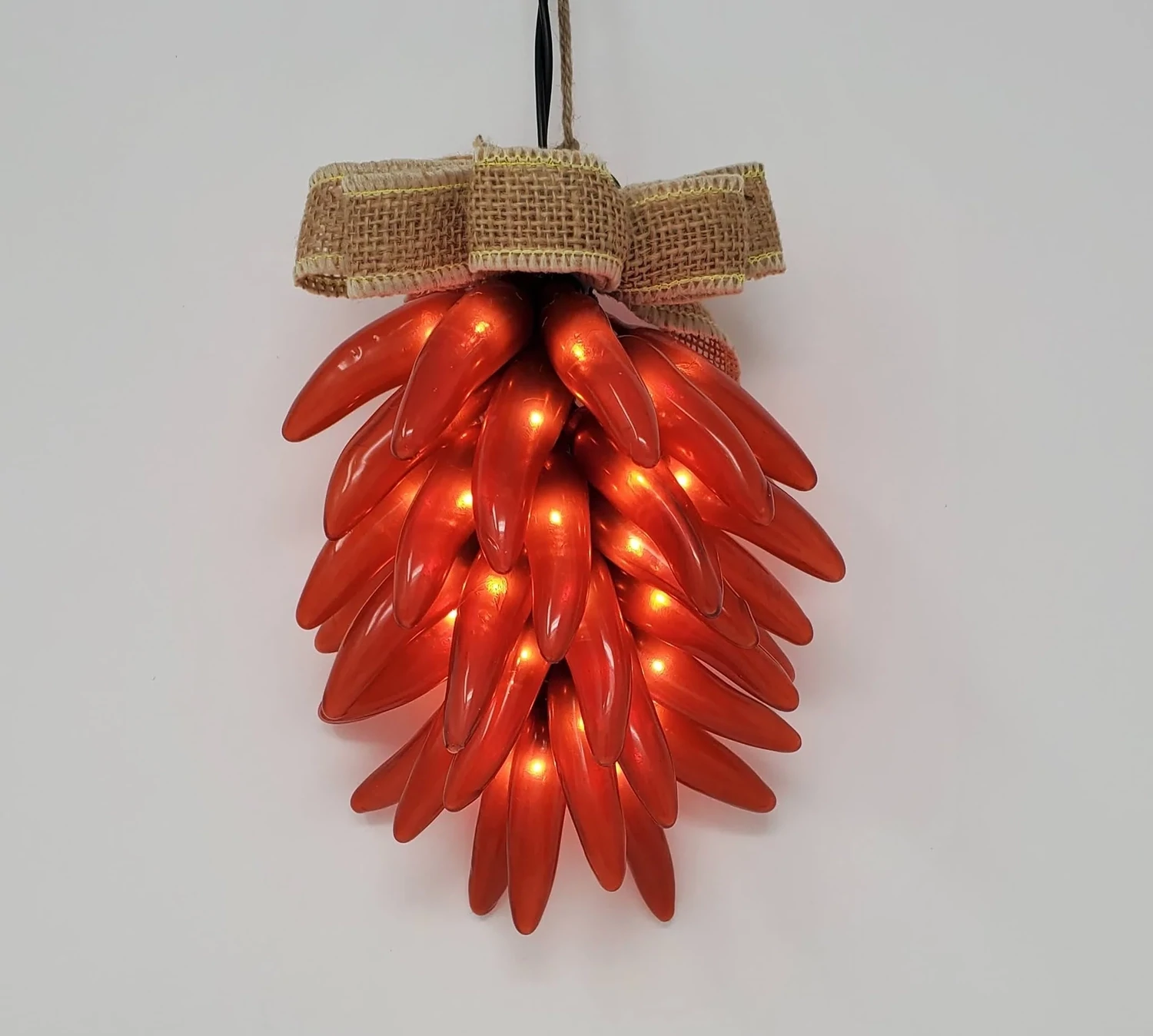 Lighted Chile Pepper Ristra , Color: Red